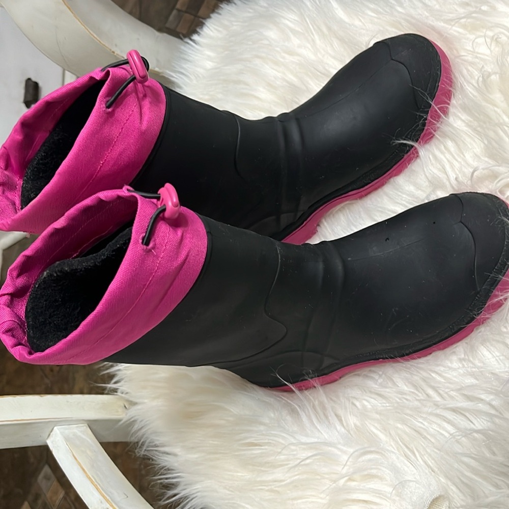 Snow boots for girl size 3